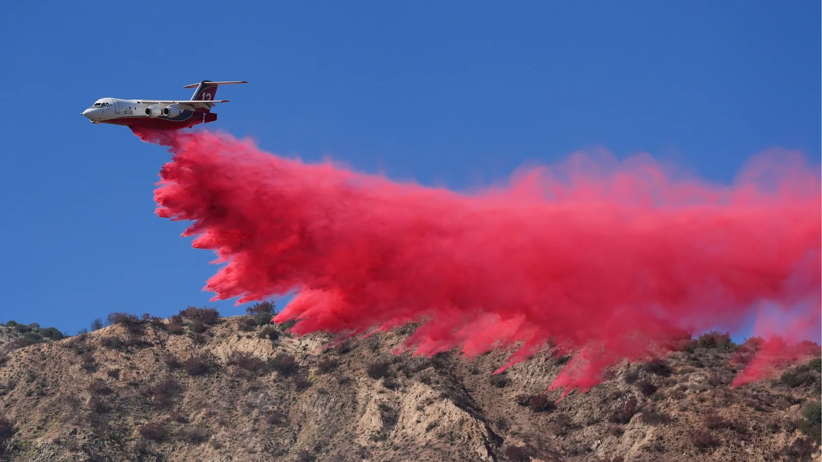 Orange County Wildfire Burns 570 Acres and Damages Seven Homes as Crews Lift Evacuation Orders After Fast Moving Blaze in San Clemente